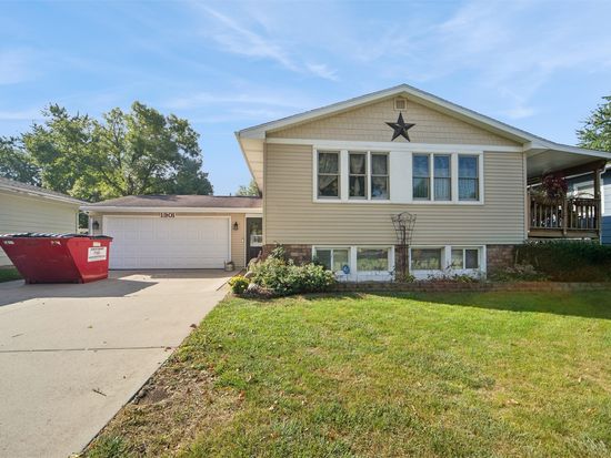 1901 Estella St, Perry, IA 50220