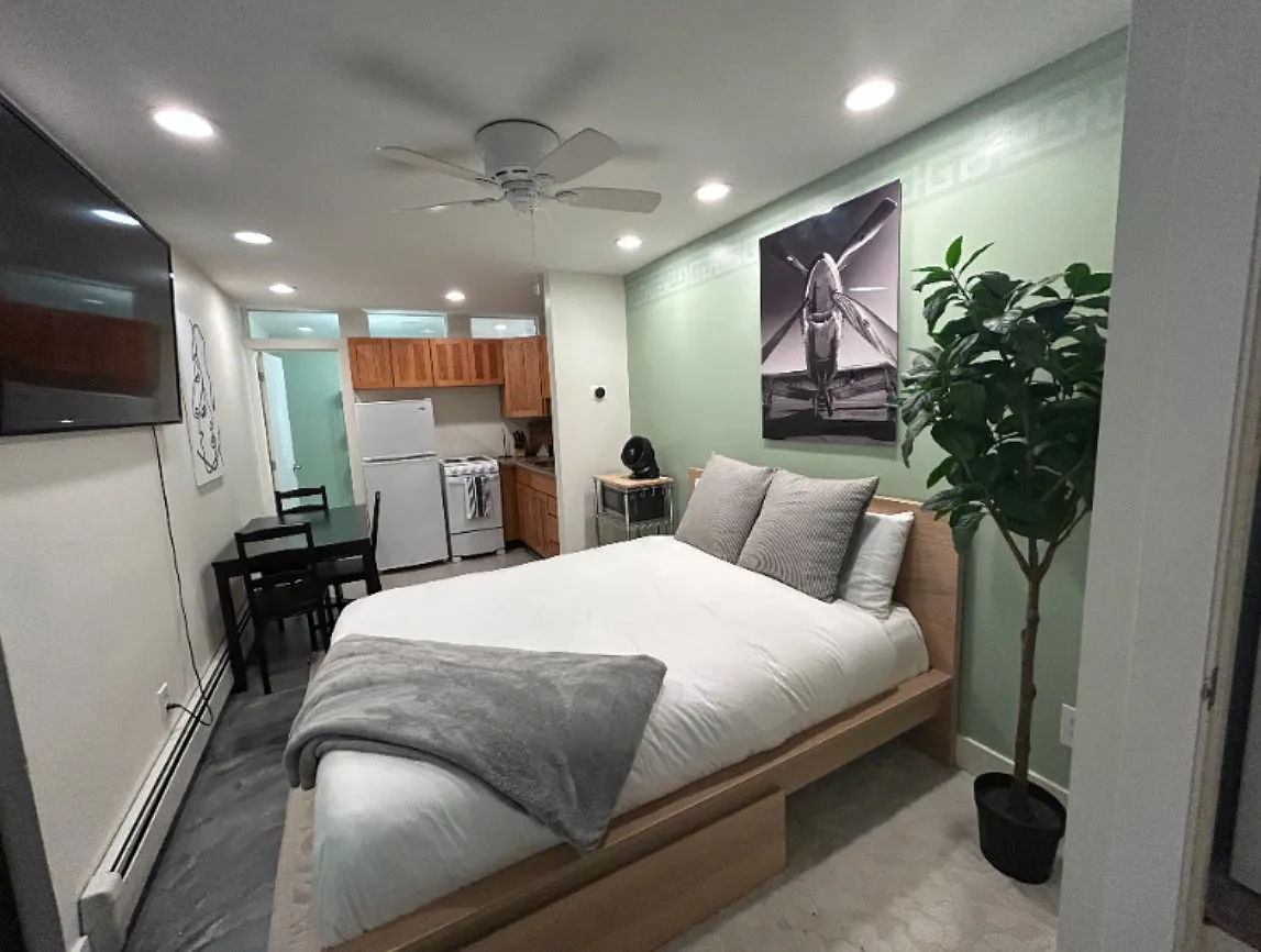 Studio, 580 sqft, $1,410 — Photo 1