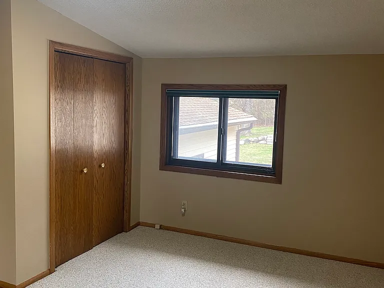3355 Hunter Dr — Photo 6