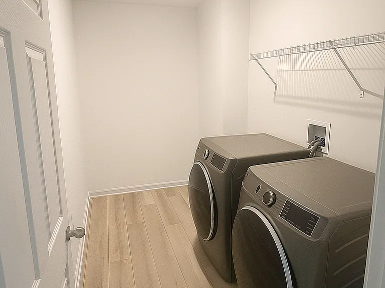 4378 Ashworth Ln — Photo 20