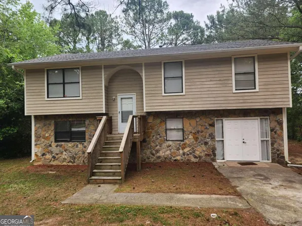 220 Imad Ct, Fairburn, GA 30213