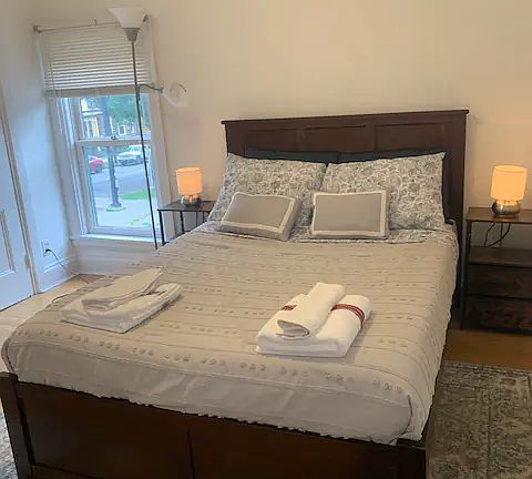 4th image of 212 W Buffalo St #2