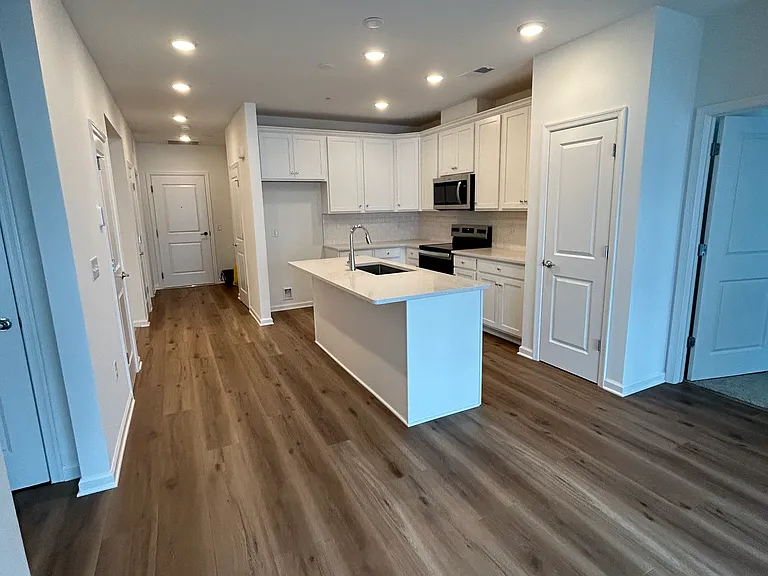421 Washington St #1304 — Photo 36