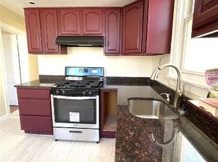 190 Boyd Ave APT 2, Jersey City, NJ 07304