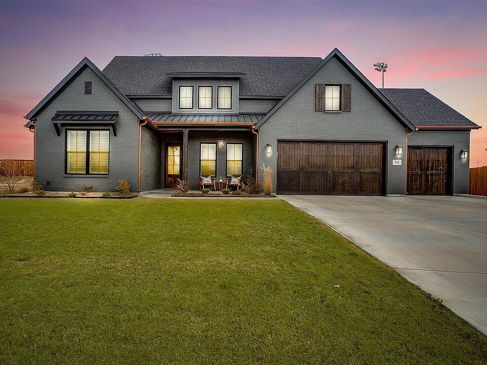 1st image of 510 Eagle Ct E