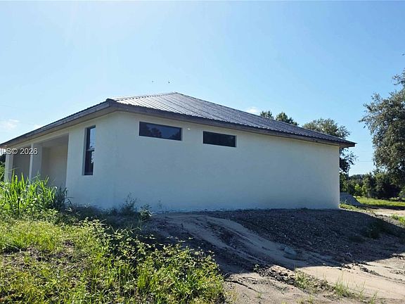 4th image of 421 Bald Cypress Ave