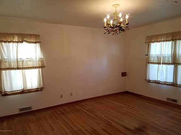 5th image of 2217 Peach Tree St