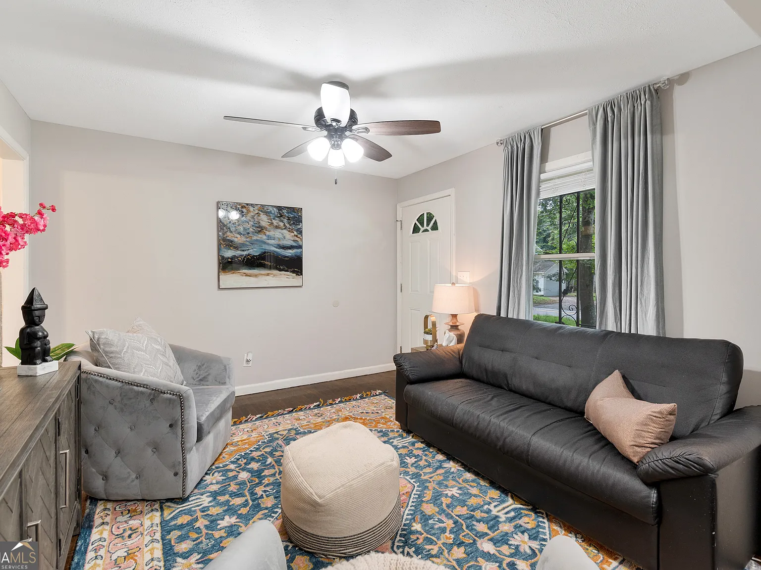 3 bed, 2.0 bath, 100 sqft, $4,200 — Photo 3