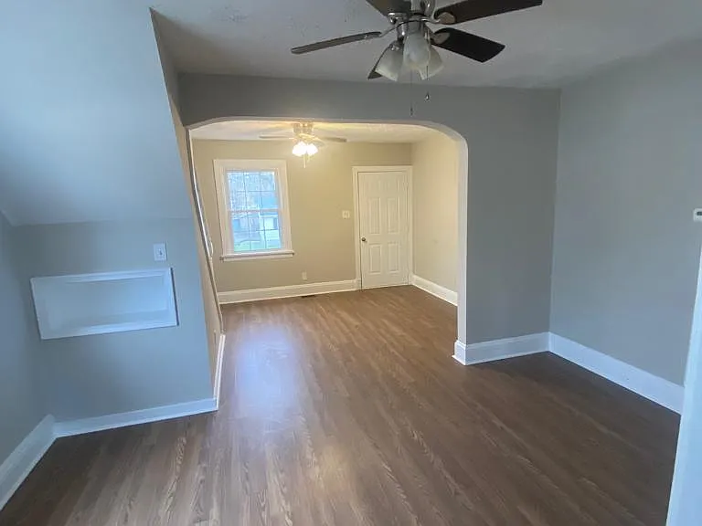 108 N Ivy Ave — Photo 5