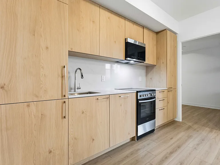 7439 Kingston Rd — Photo 47