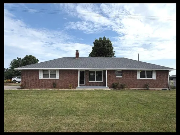 1201 Ridgeway Rd, Macon, MO 63552