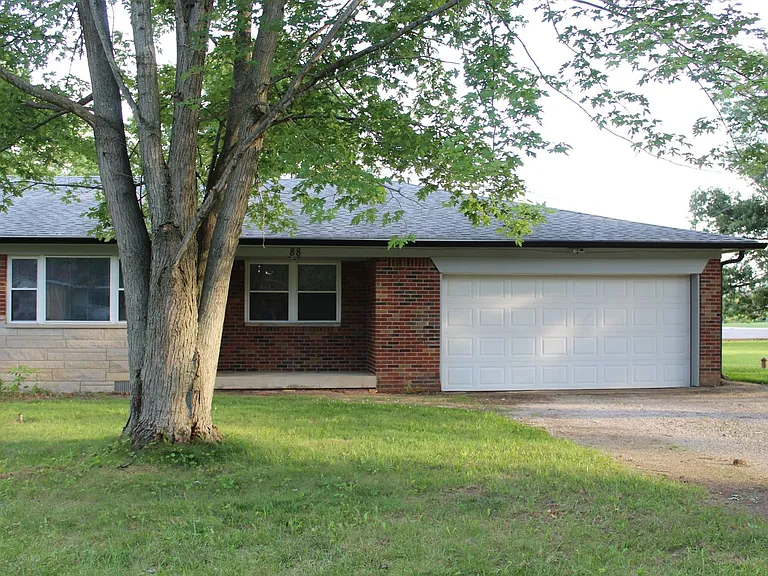 88 Poplar Grove Dr — Photo 1