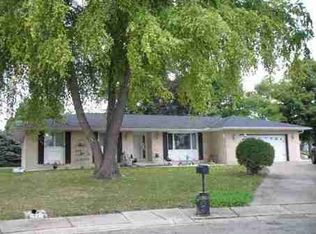 7 Chestnut Ct, Clinton, IL 61727