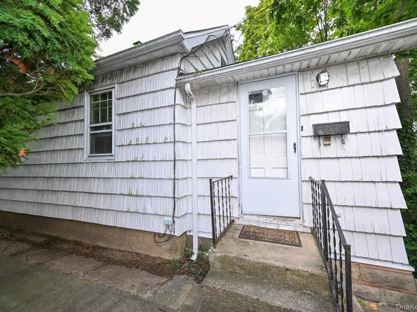 41 Porter Street, Elmont, NY 11003