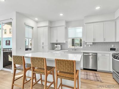 455 Atlas Gln, Escondido, CA, 92025