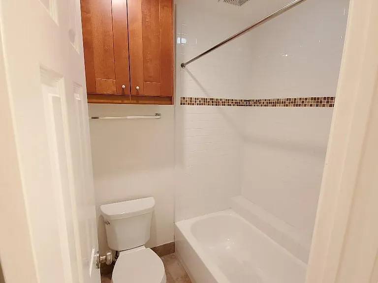7685 Northcross Dr #620 — Photo 9