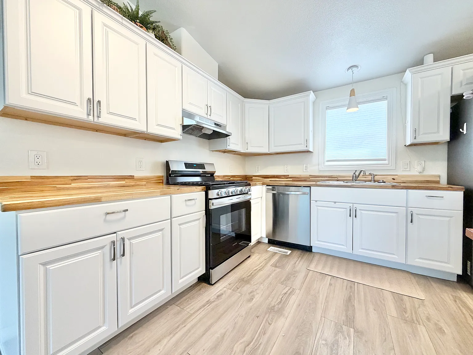 4 bed, 1500 sqft, $3,400 — Photo 3