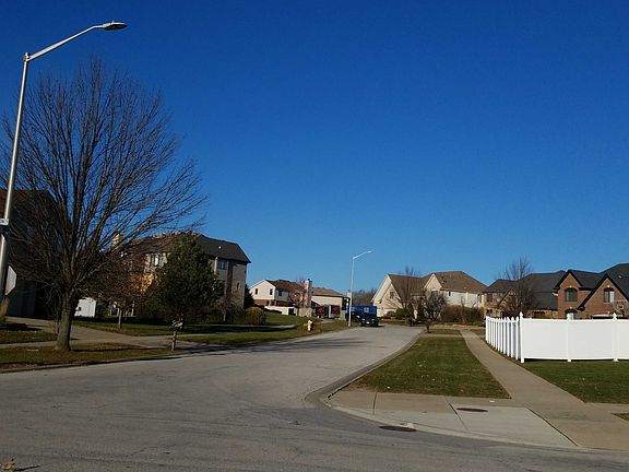 5th image of 18303 Carrington Dr