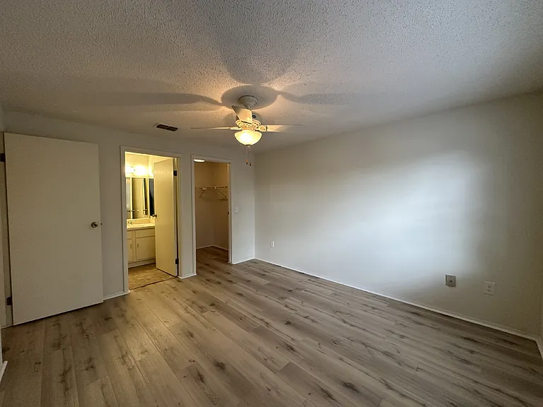 4022 Beaver Ln #1000H — Photo 14