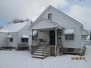663 Mackinaw Ave photo 1