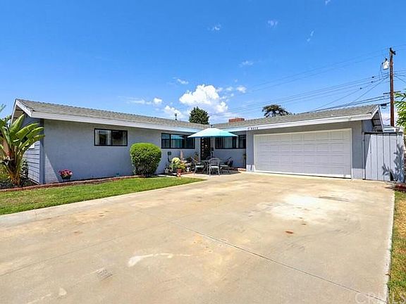 4th image of 8412 Valley View St