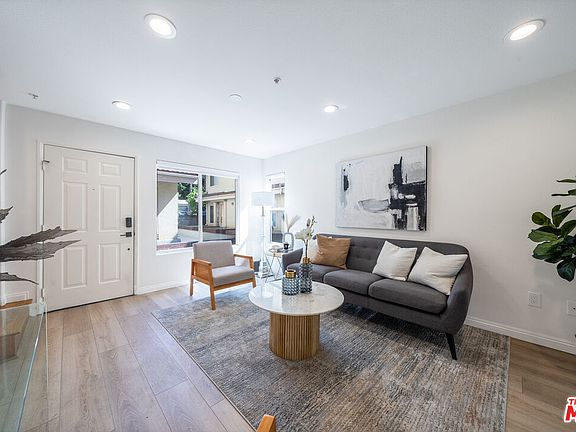 3rd image of 456 Shatto Pl APT 19
