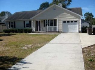 496 Sand Ridge Rd, Hubert, NC 28539