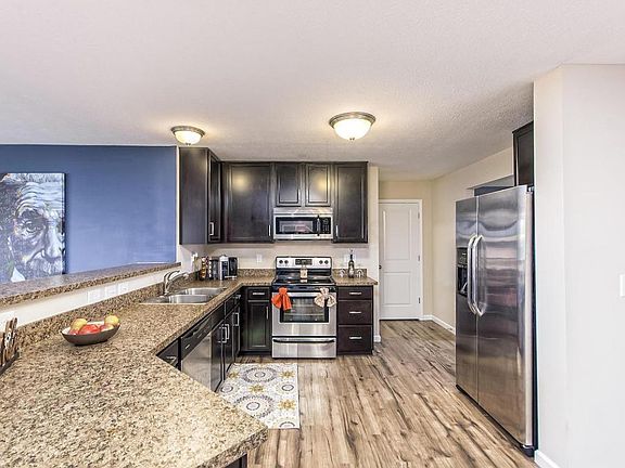 2nd image of 430 Hillcrest Dr