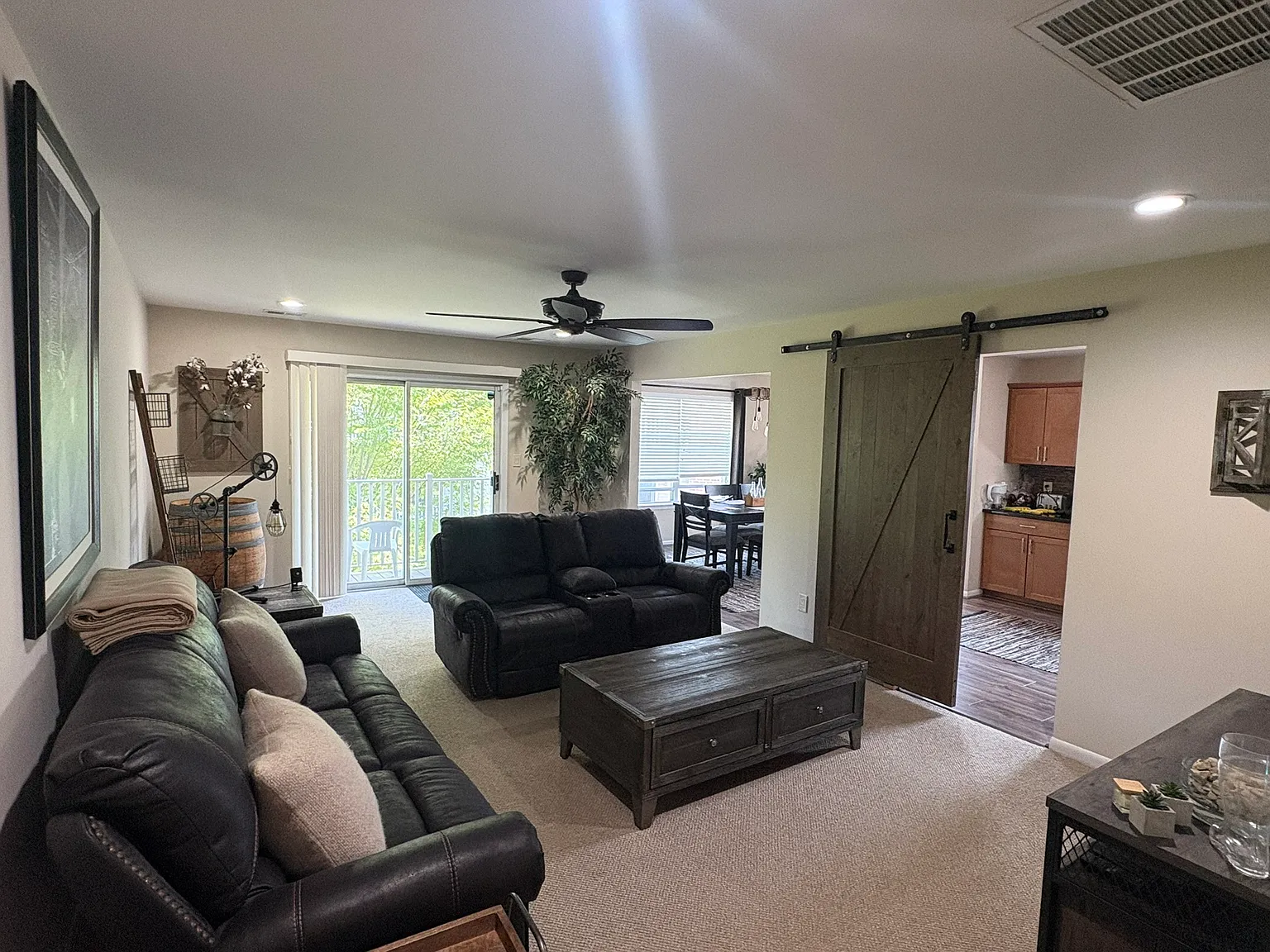 2 bed, 1277 sqft, $3,200 — Photo 2