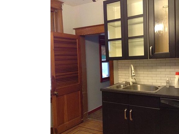 4th image of 1914 E Tioga St