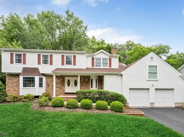 27 Cobblestone Ln, Ramsey Boro, NJ 07446