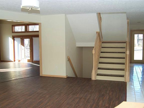 3rd image of 24046 Stonehedge Dr