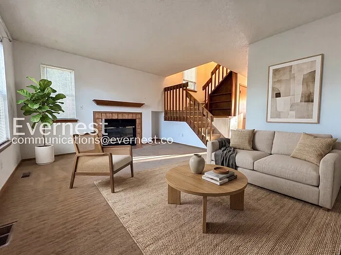 2 bed, 1.5 bath, 1458 sqft, $1,725 — Photo 2
