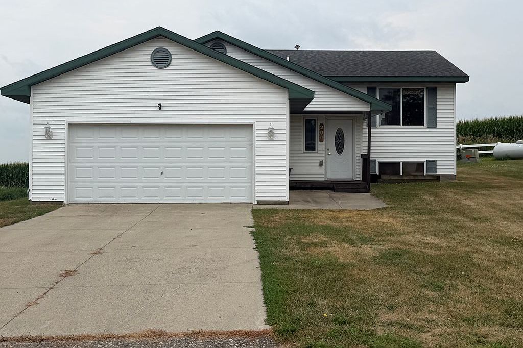 200 Birch Ter - Property Image