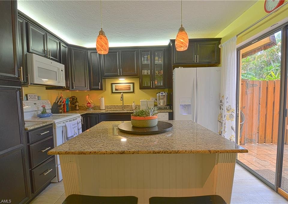 1st image of 3304 Sandlewood Ln APT 1