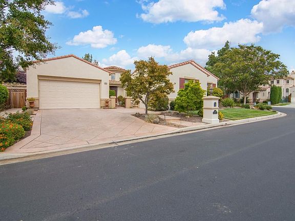 3rd image of 5929 Gleneagles Cir