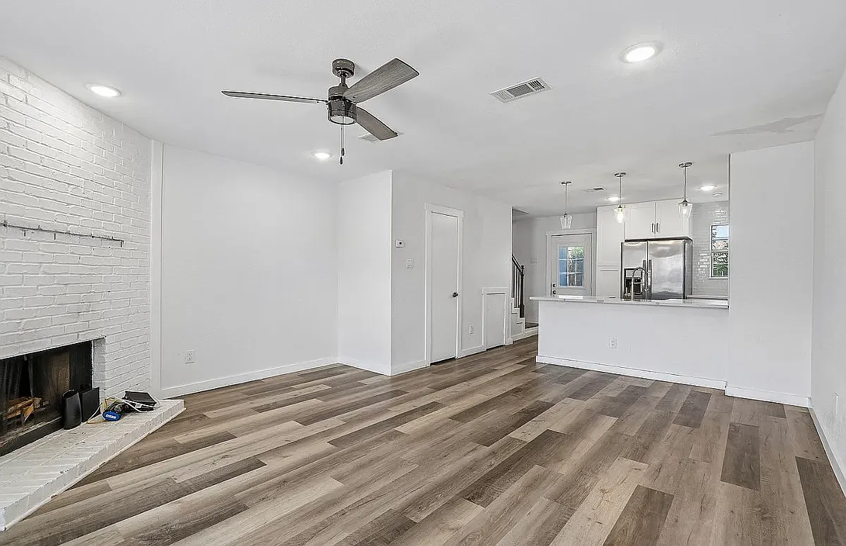 2400 Jupiter Rd — Photo 3