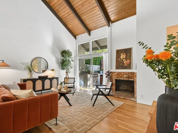 4241 Colfax Ave Unit J, Studio City, CA 91604