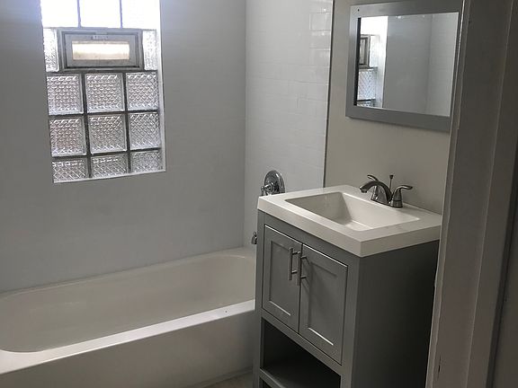 5th image of 3804 N Sawyer Ave