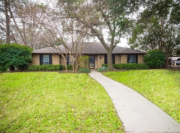 2nd image of 3116 Oxford Ct