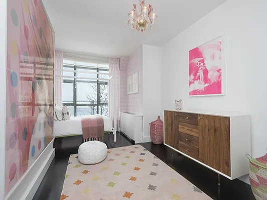 Sold by Sotheby's International Realty | media 32