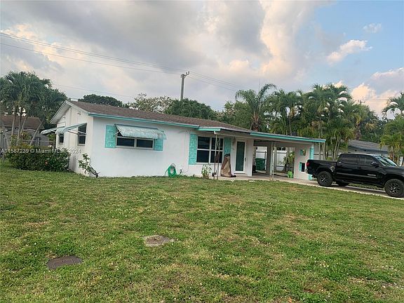 2nd image of 2725 SW 46th Ct