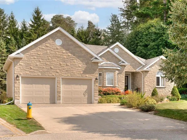 422 Hagen Ct, Waterloo, ON N2K 4A8