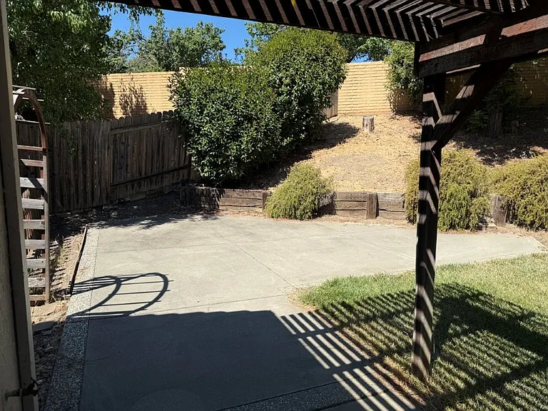 237 Sunridge Way — Photo 44
