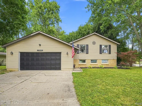 11869 Terrace Dr, Grand Blanc, MI 48439