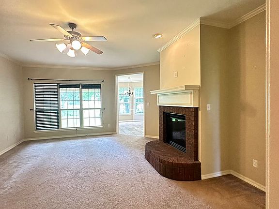 5th image of 1656 Williamsburg Dr
