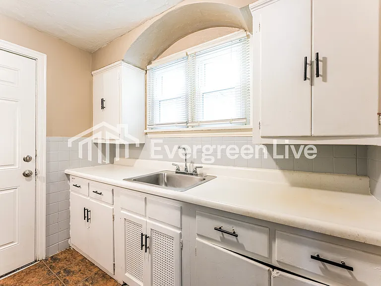237 Clearview Ave — Photo 6