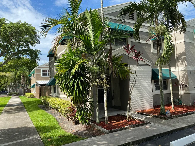 12366 SW 51st Pl — Photo 38