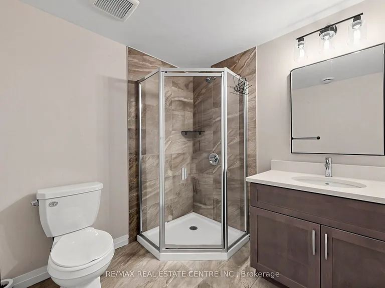 720 Grey St S #55 — Photo 37