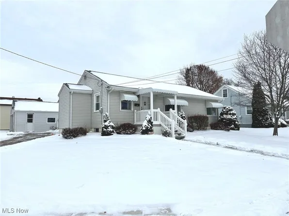 492 Fair Oaks Ave NW, North Canton, OH 44720